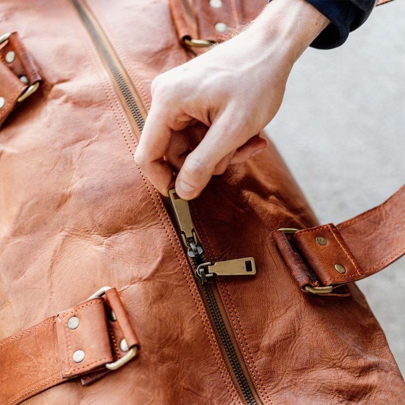 CraftShades 20 Inch brown duffle leather bag