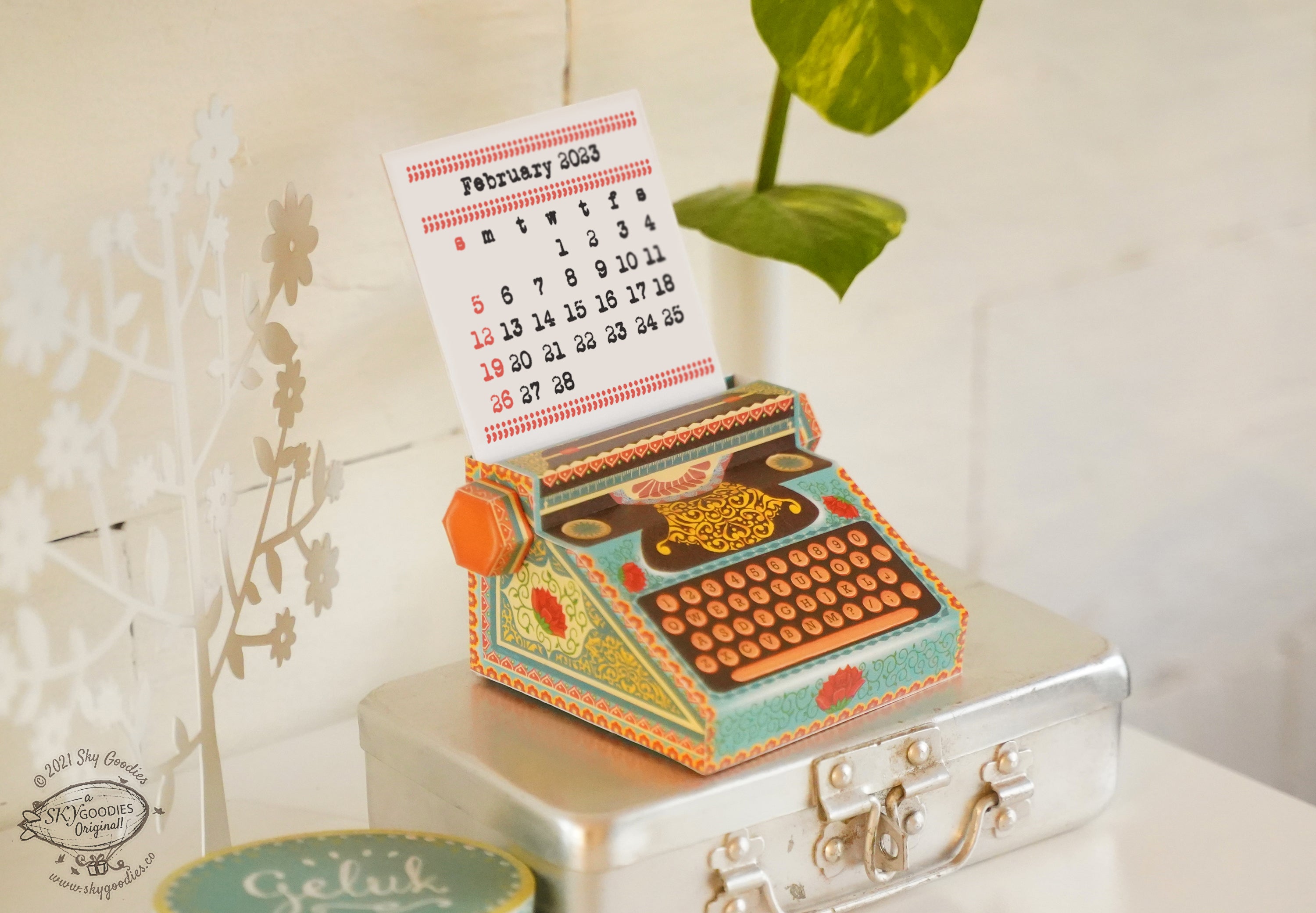Colourful Typewriter Desk Calendar 2025 & 2026 DIY Paper Craft Kit