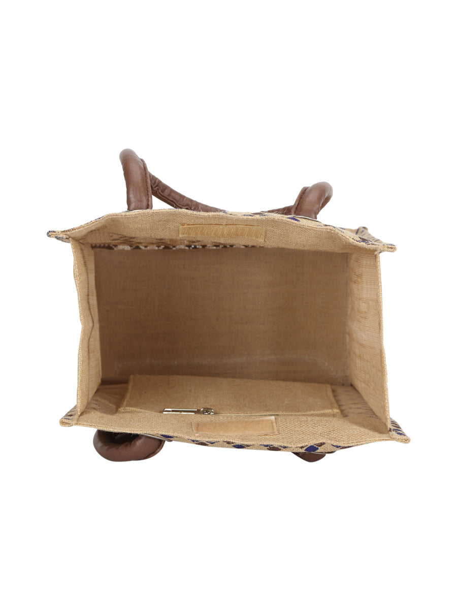 Jute Cottage Diamond Print Big Eyelet Lunch With Bottom Board