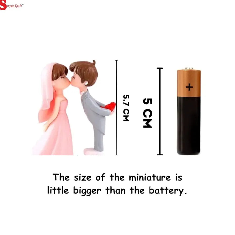 Satyam Kraft Resin 1 Set Romantic Couple Miniature Bride Kissing Groom Showpiece