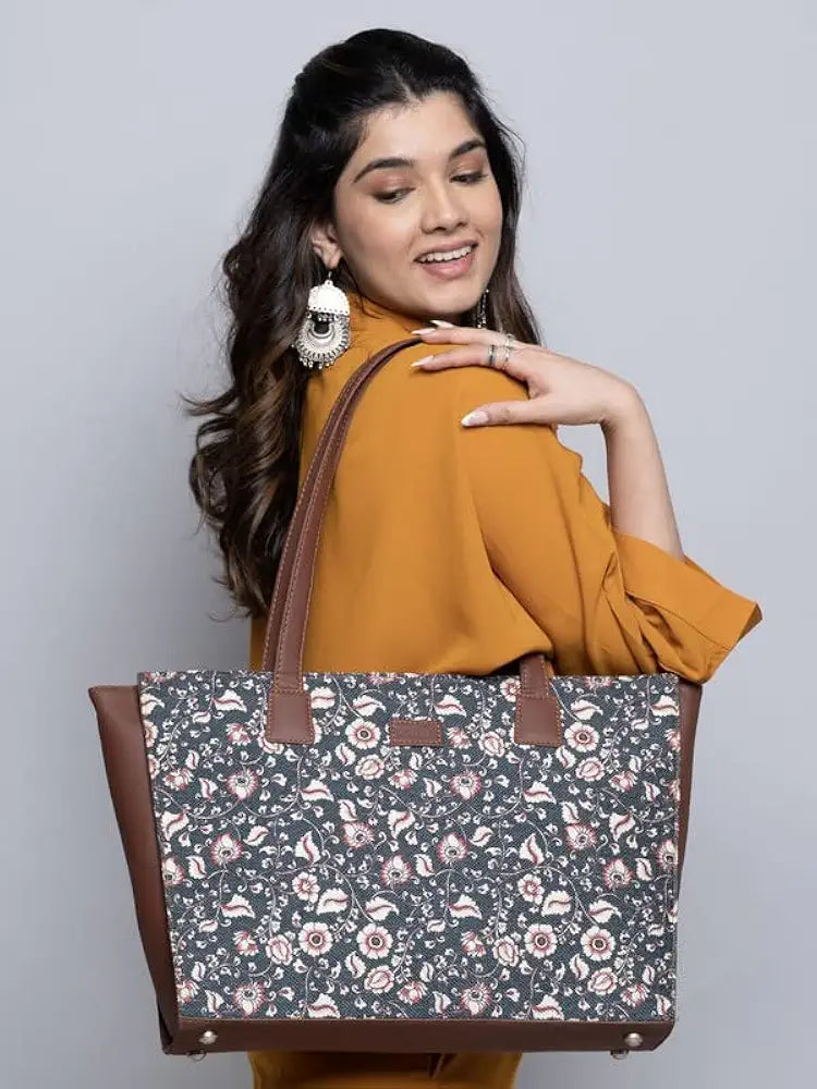 Zouk Office Tote Bag