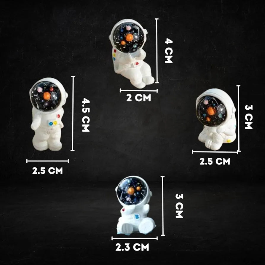 Satyam Kraft Resin 1 Set  Astronaut Figurines Outer Space-Themed Action Figures