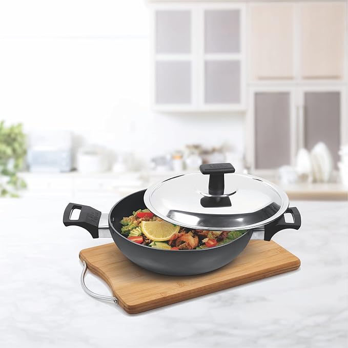 Milton Pro Cook Hard Anodized Kadhai With Stainless Steel Lid, 26 Cm / 3.4 Litre - 1900 gms
