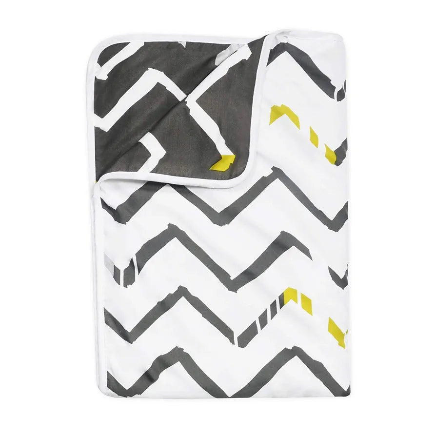 Divine Casa 120 GSM Microfiber Single Dohar Soft & Lightweight Throw Blanket Cozy & Breathable Zig-Zag Pattern Mourning Colour Dove & White