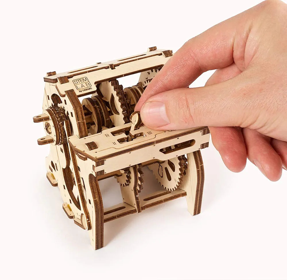 Ugears STEM Gearbox Model Kit - Creative Wooden Model Kits for Adults, Teens and Children - DIY Mechanical Science Kit for Self Assembly - Unique Educational and Engineering 3D Puzzles with App
