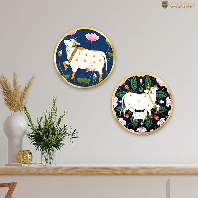 Artvibes Cow Round Shape Wooden Wall Hanging Decor