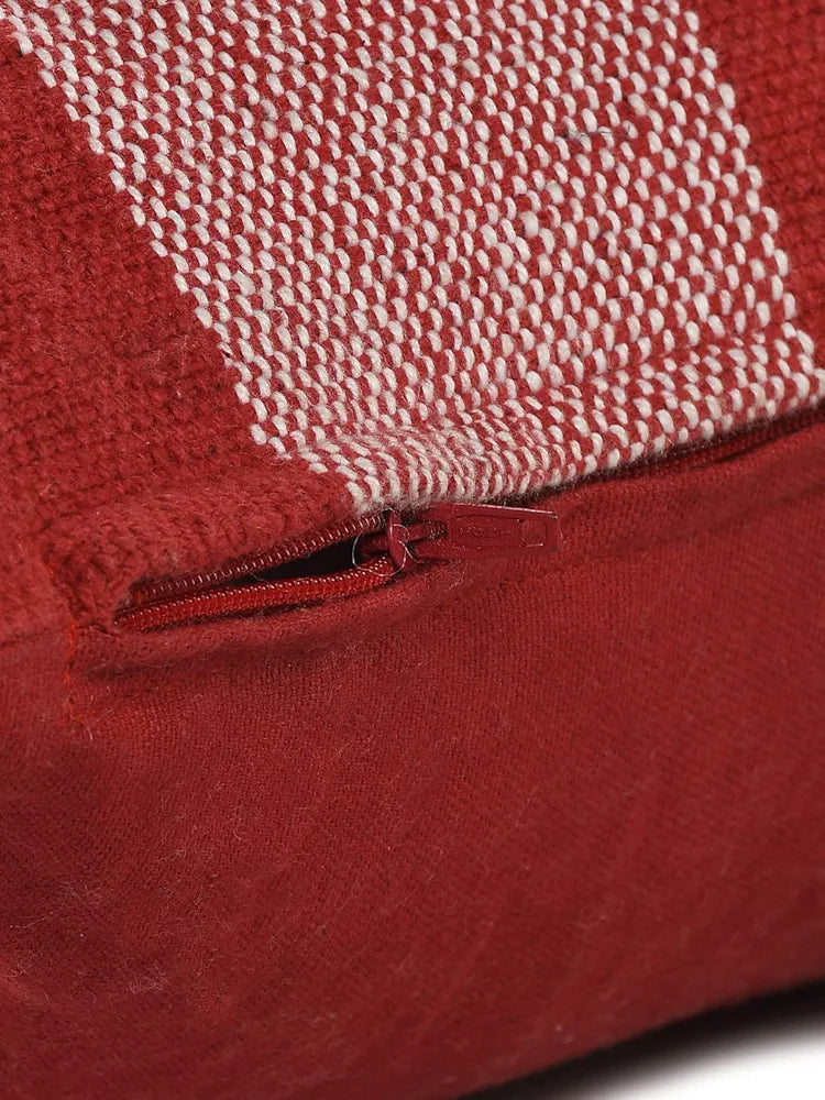 Sashaa World Cotton Check Cushion Colour Red And White