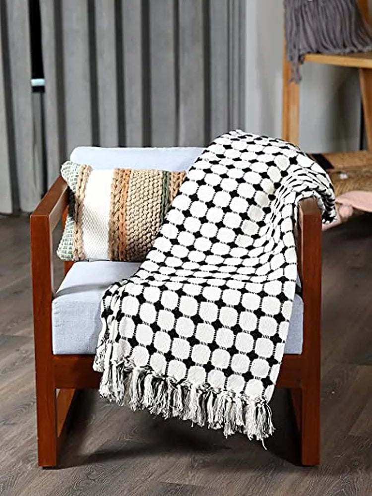 Sashaa World Striped Super Soft & Breathable Throw Blanket Colour White/Black