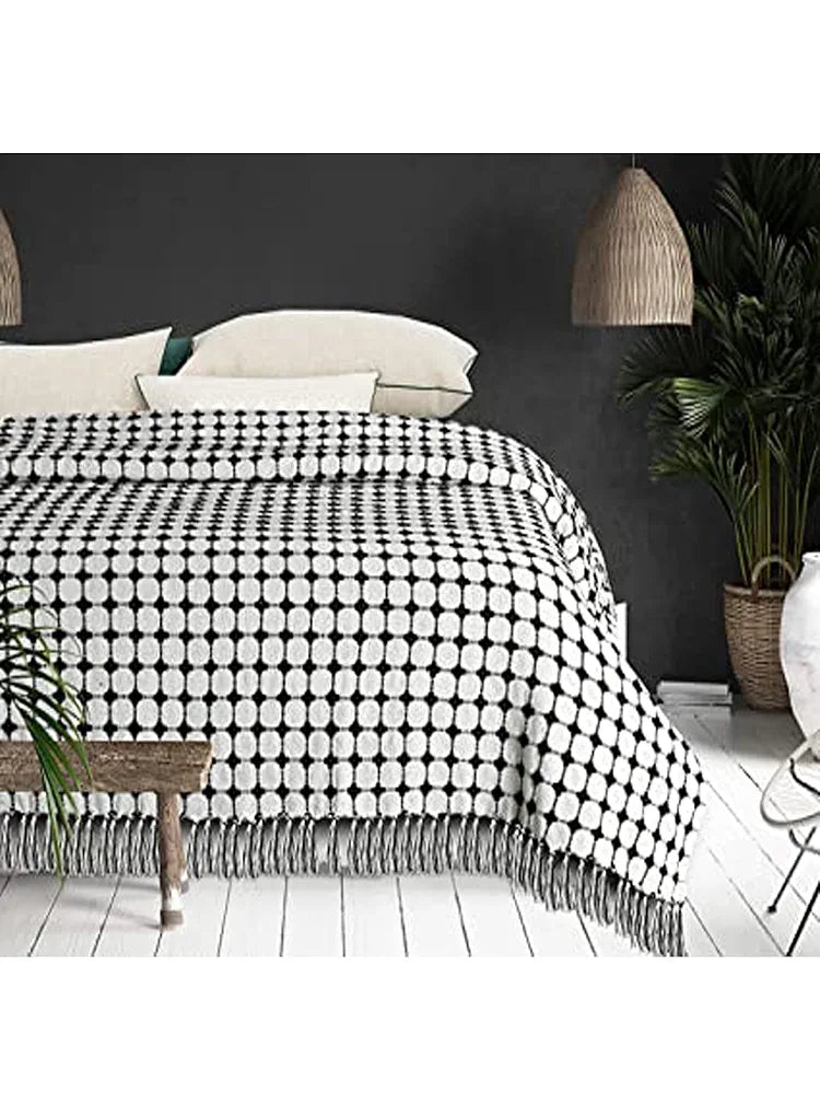 Sashaa World Striped Super Soft & Breathable Throw Blanket Colour White/Black
