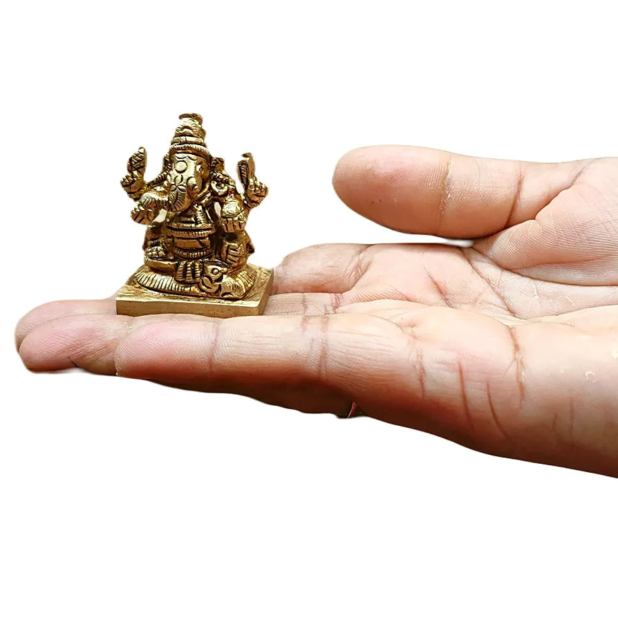 Anciently Mini Valampuri Vinayagar Idol | Mini Right Trunk Ganesha Idol | Ganesha Idol with Right Trunk for Car Dashboard Brass Height 4CM, Gold Colour, 1 Piece