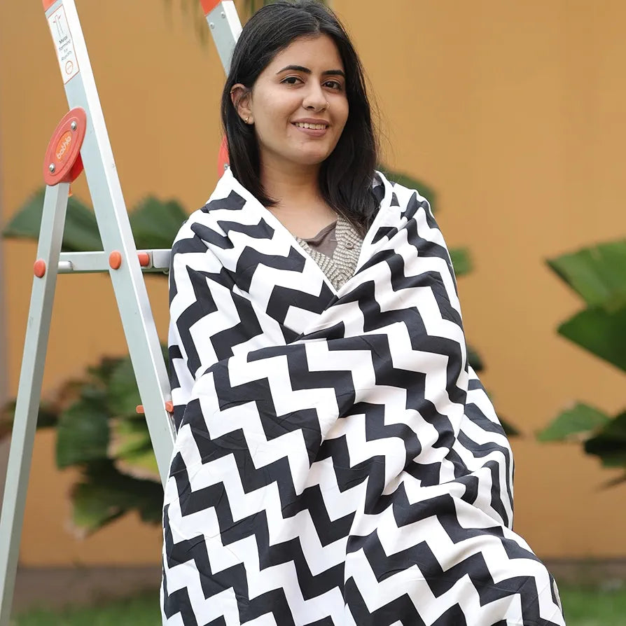 Divine Casa 120 GSM Microfiber Single Dohar Soft & Lightweight Throw Blanket All-Season Comfort Zig-Zag Pattern Raven Colour Black & White