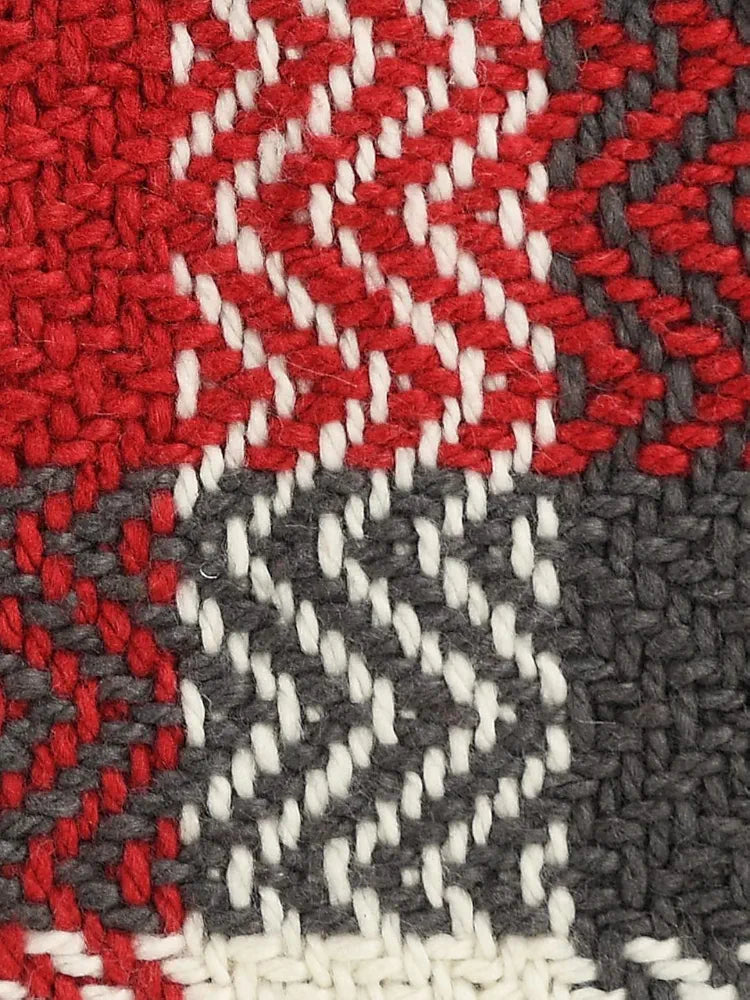 Sashaa World Check Throw Blanket Colour Red And Black