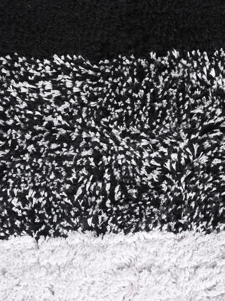 Sashaa World Striped Colour Black white Bath Mat Tufted Weave Ultra-soft & Absorbent