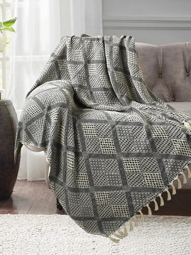 Sashaa World Unique Geometric Throw Bedcover Colour Black/ Grey
