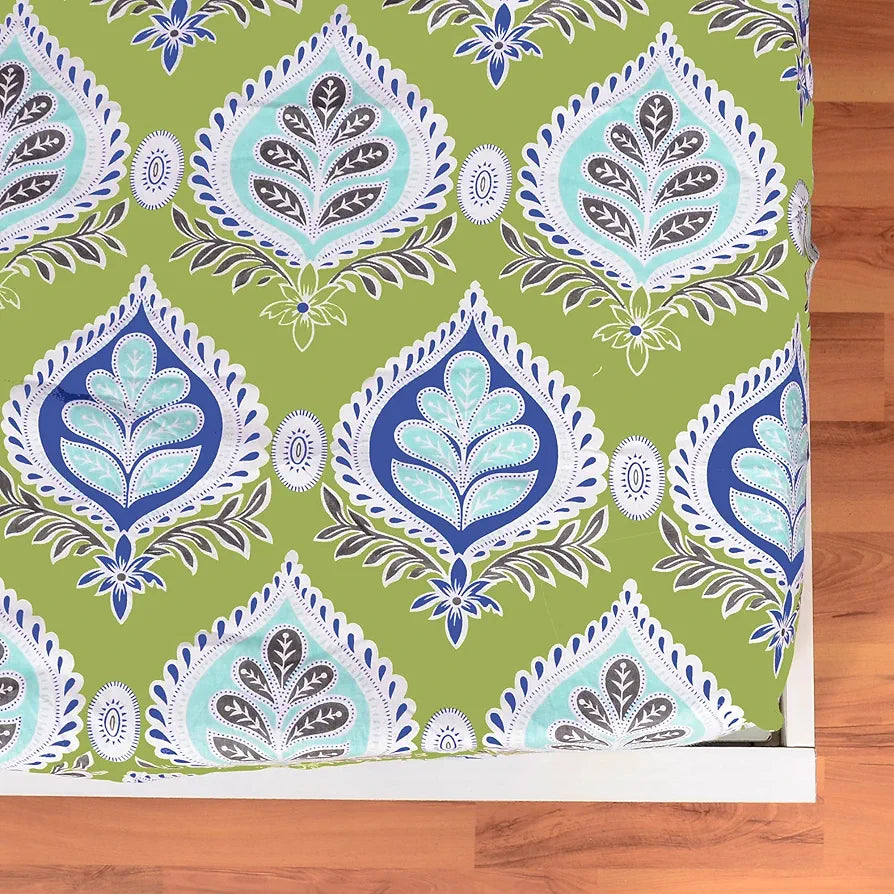Divine Casa 100% Cotton 144 TC Fitted Printed Bedsheet for King Bed Soft-Touch Skin-Friendly Bedsheet Colour Apple Green