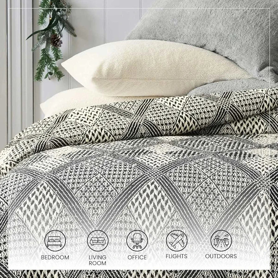 Sashaa World Unique Geometric Throw Bedcover Colour Black/ Grey