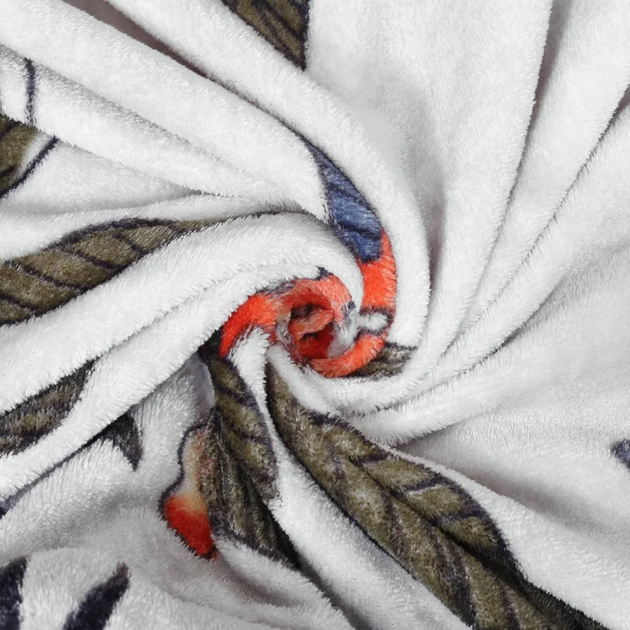 Cloth Fusion Warm Winter Bedsheet for Double Bed King Size with 2 Pillow Covers White Leaf