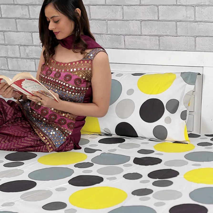 Divine Casa 144 TC 100% Cotton King Bedsheet with 2 Pillow Covers Geometric Pattern Colour Grey & Yellow