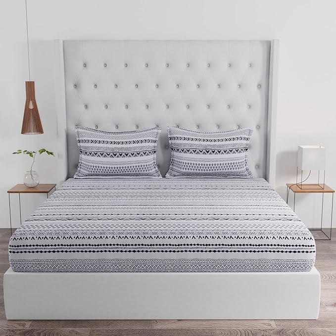 Huesland by Ahmedabad Cotton 144 TC Cotton King Size Bedsheet with 2 Pillow Covers | White and Black