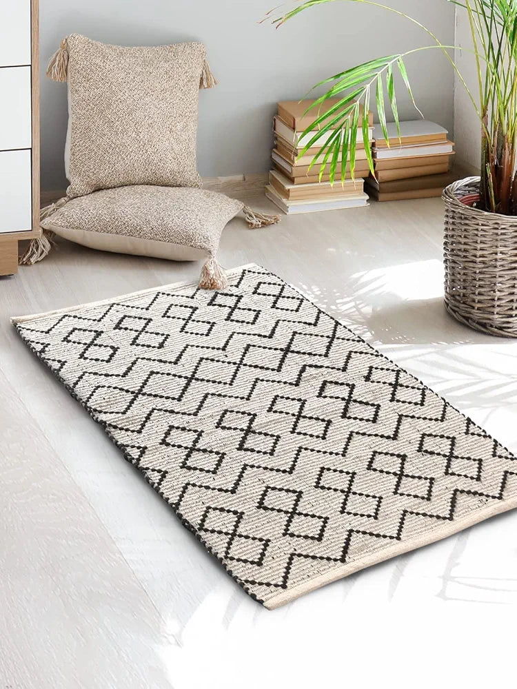 Sashaa World Woven Natural & 100% Cotton Rug Colour Natural & Black Rug