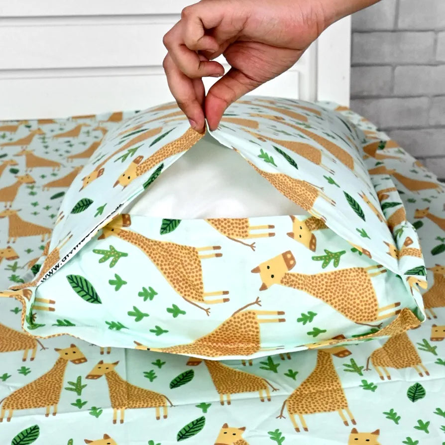 Divine Casa 144 TC 100% Cotton Single Bedsheet with 1 Pillow Cover Abstract Pattern Colour Water Blue