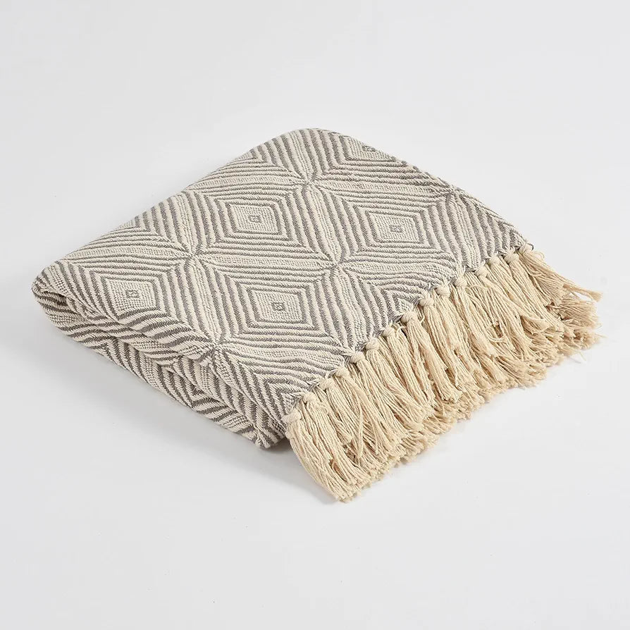 Sashaa World Diamond Weave Comfort Throw Colour Grey and natural