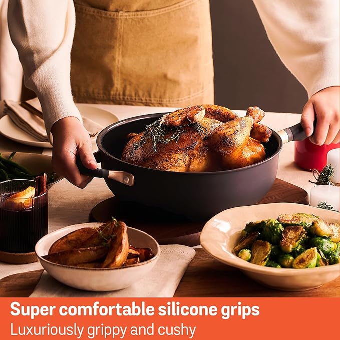 Meyer Accent Series Hard Anodized + Non-stick Chef's Pan 4.5 Liters Matte Black