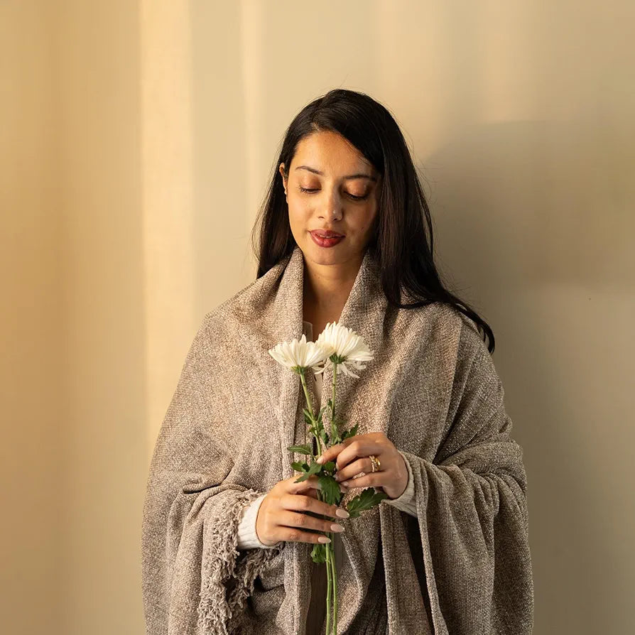 Sashaa World Soft Chenille Throw Colour Grey