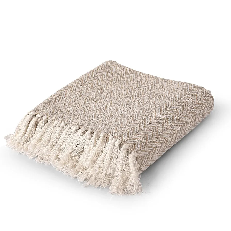 Sashaa World Herringbone Patterned Cotton Woven Throw Colour Beige & natural