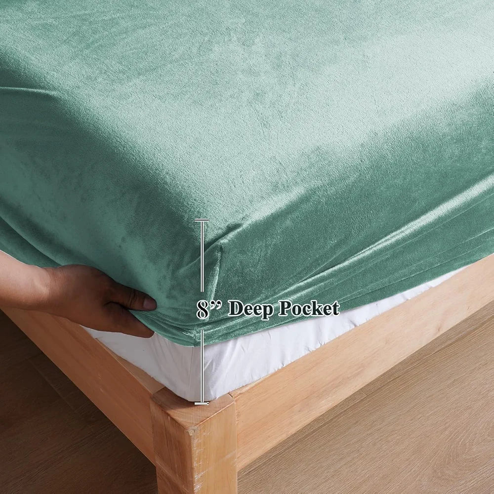 Cloth Fusion 200 TC Warm Winter Elastic Fitted Bedsheet for Double Bed King Size with 2 Pillow Covers Green
