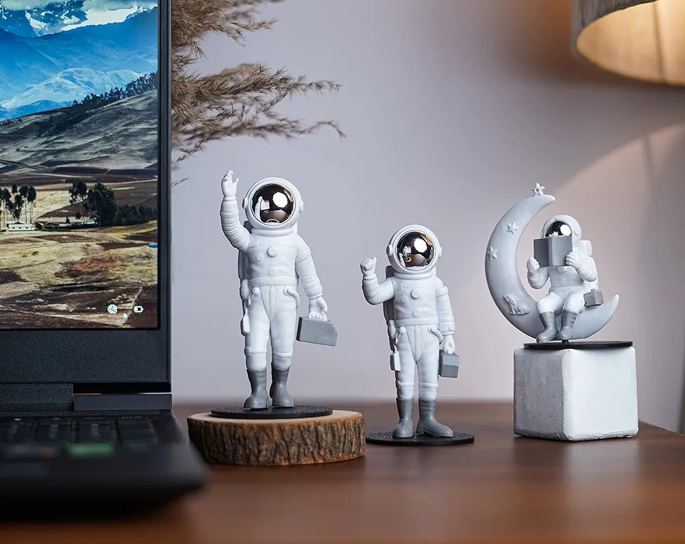 Street27 3pcs Astronaut Figurine Mirror Spaceman Ornament
