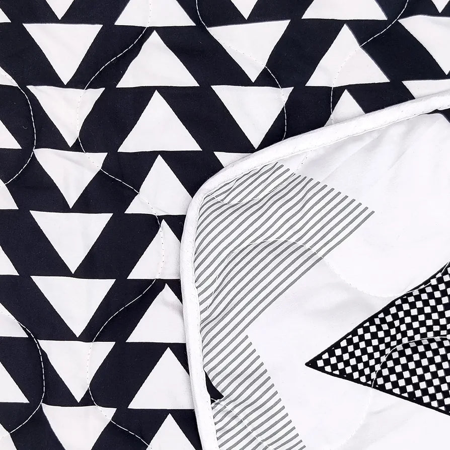 Divine Casa Super Soft Geometric 120 GSM Microfiber Winter Single Bed Size Quilt Comforter TC - 120 Colour Bright White and Black