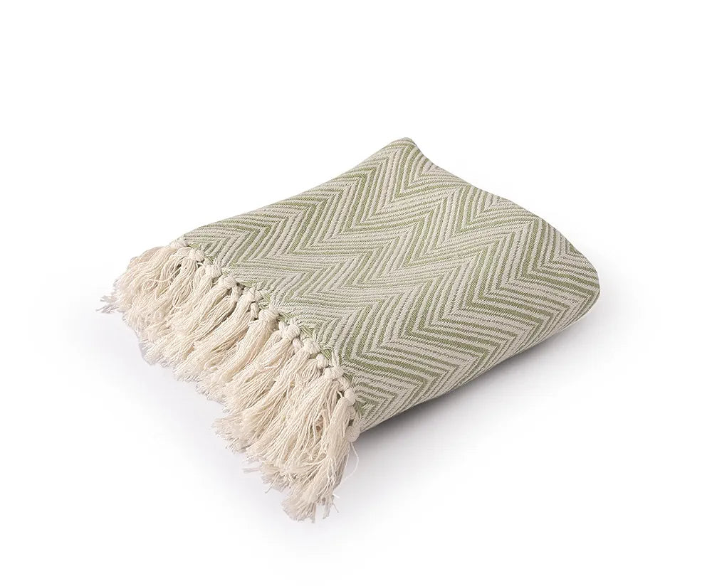 Sashaa World Zig Zag Patterned Green Ivory Woven Throw Colour Green/white