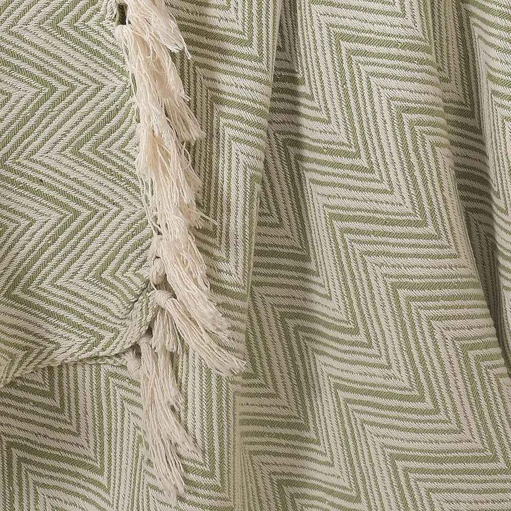 Sashaa World Zig Zag Patterned Green Ivory Woven Throw Colour Green/white