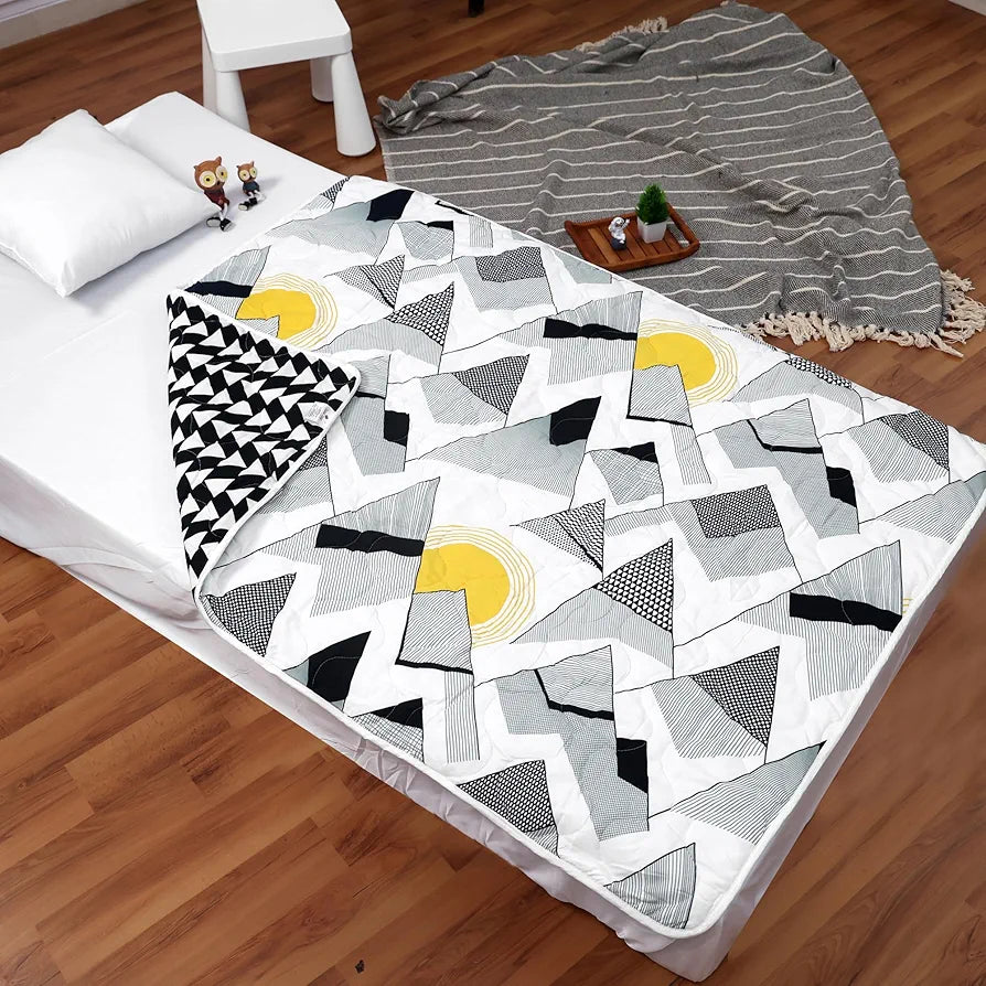 Divine Casa 120 GSM Microfiber Reversible Kids Single Bed Comforter Ultra-Soft Toddler Blanket Colour Dark Sapphire