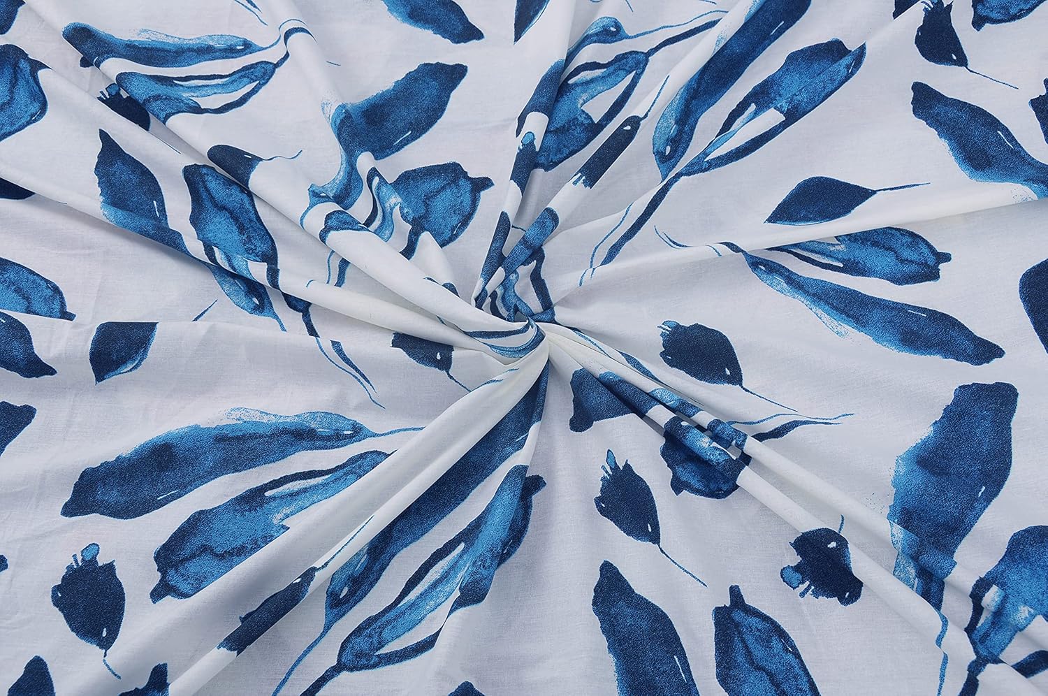 Huesland by Ahmedabad Cotton 144 TC Cotton King Size Bedsheet with 2 Pillow Covers - White & Blue