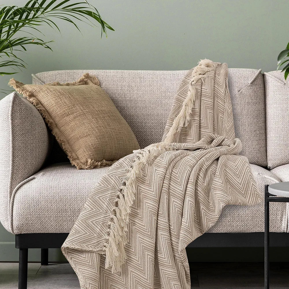Sashaa World Zig Zag Patterned Beige Ivory Woven Throw Colour Beige/white