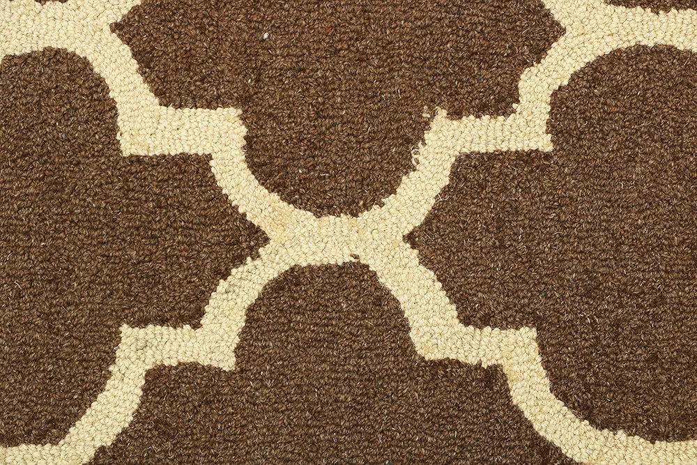 The Home Talk Tufted Round Wool Carpet for Living Room Bed Room Hall 4 Feet Diameter Brown Quatrefoil