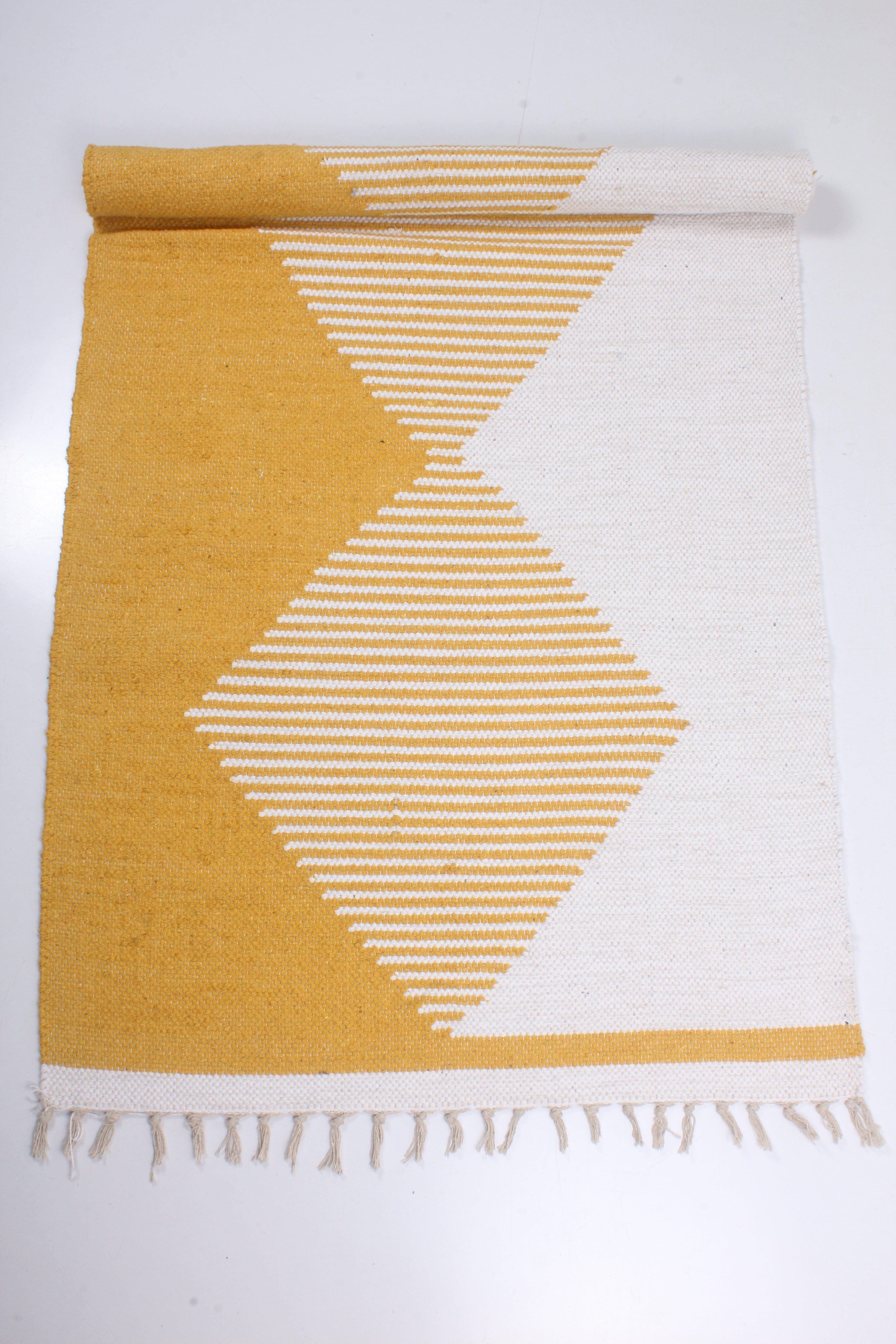 Shramdaan Pure Handwoven Yoga Mats A Natural Choice