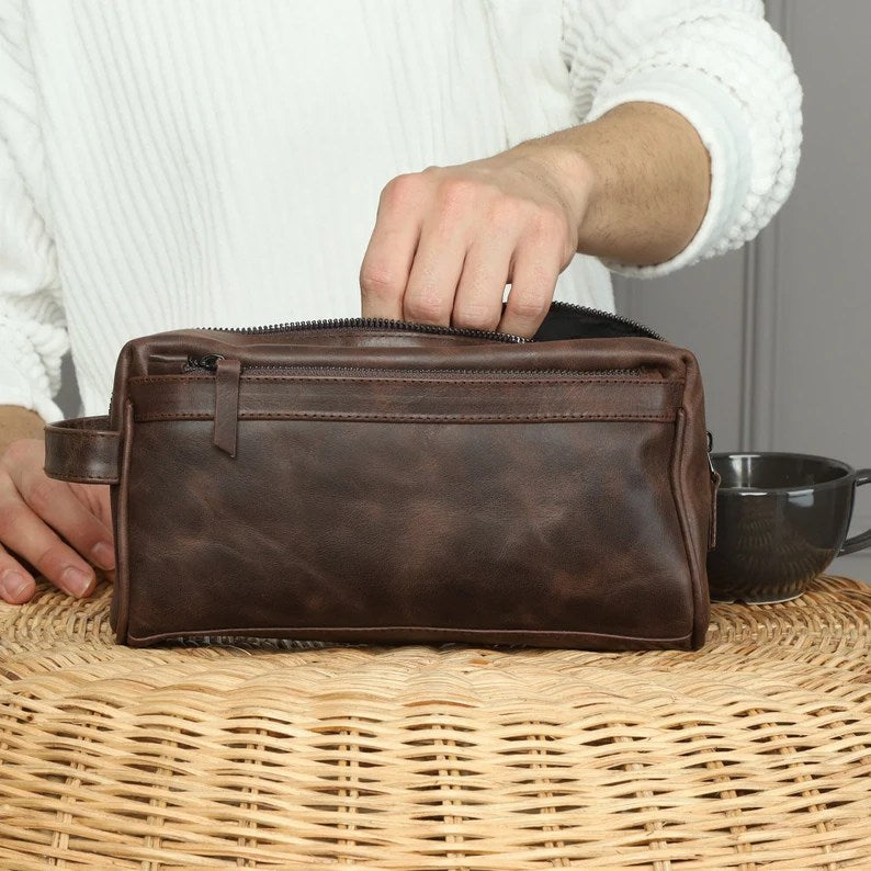 Brown Mens Toiletry Bag, Kit, Custom Wedding Gift, Leather Travel Case, Leather Toiletry Bag, Monogram Dopp Kit, Gifts for Husband