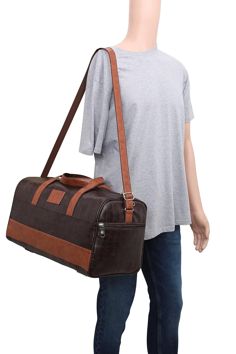 Fur Jaden 25L Travel Duffle Bag for Weekend Trip Cabin Luggage and Gym Sports Duffle for Men and Women